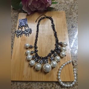 Pearl and Gunmetal With Rhinestones Jewelry Set